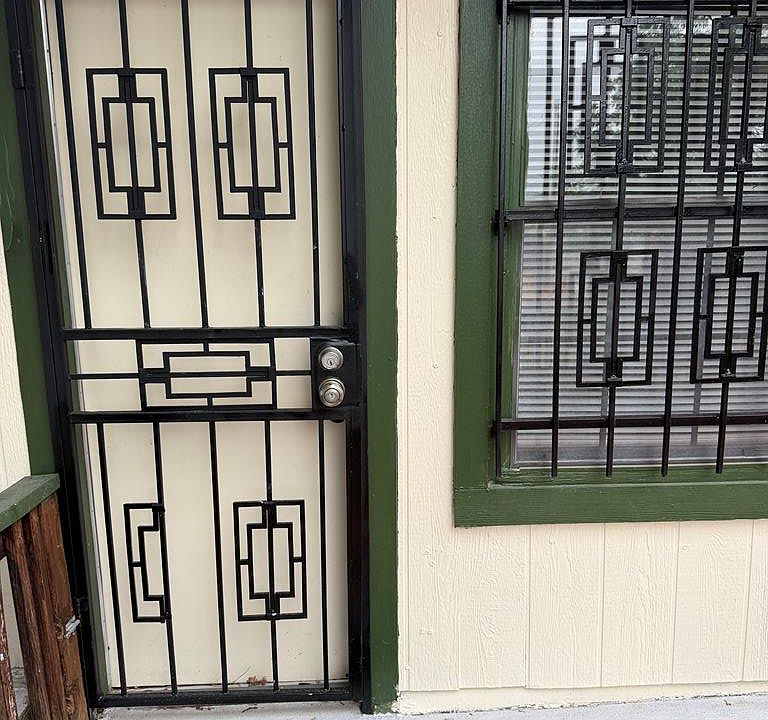 1st image of 212 Orchard Dr #B