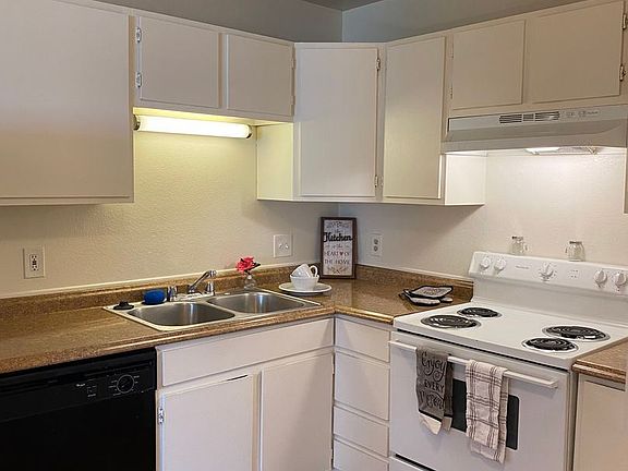 4th image of 212 S Carr St #203