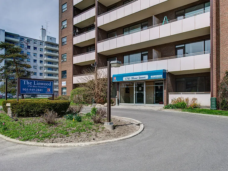 1785 Bloor St — Photo 30