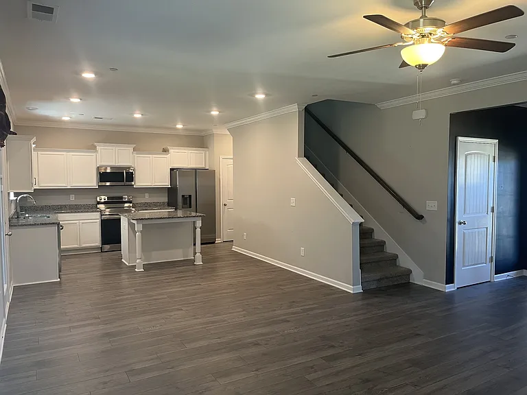 1055 Amber Hills Dr — Photo 5