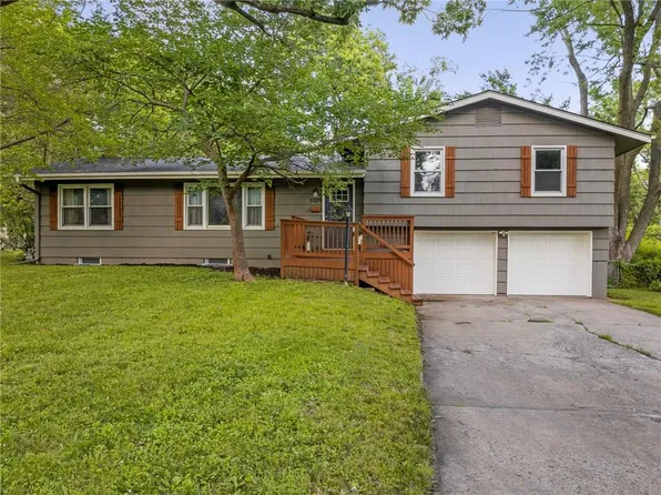 5339 Bond St, Shawnee, KS 66203