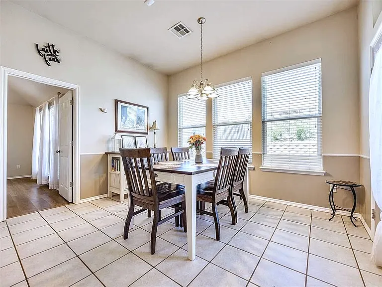 516 Woodsong Dr — Photo 11
