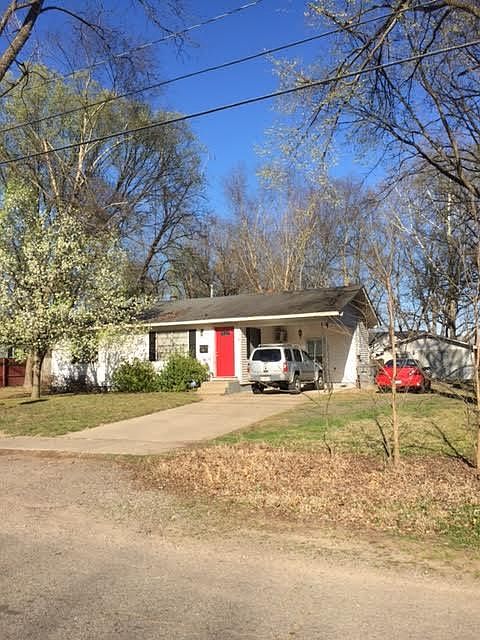 1st image of 603 S 3rd St