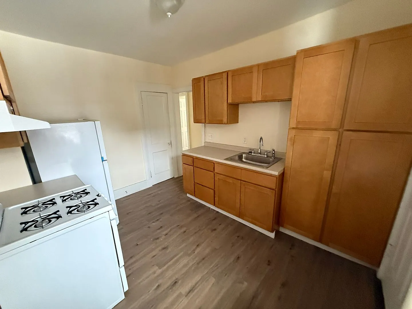 2718 Main Street — Photo 2