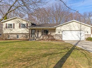 1335 Sierra Ave NW, Grand Rapids, MI 49534