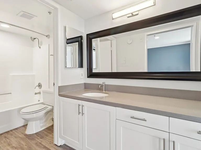 1223 Federal Ave — Photo 89