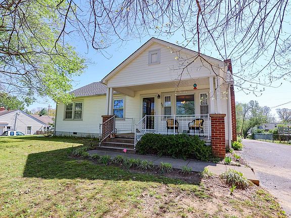 3rd image of 641 Elder St