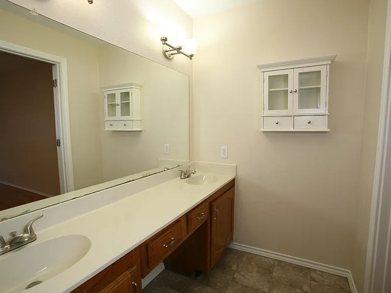 1332 Milford Dr — Photo 18