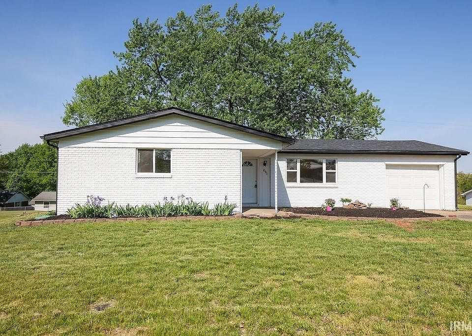 1st image of 691 Lincoln Dr
