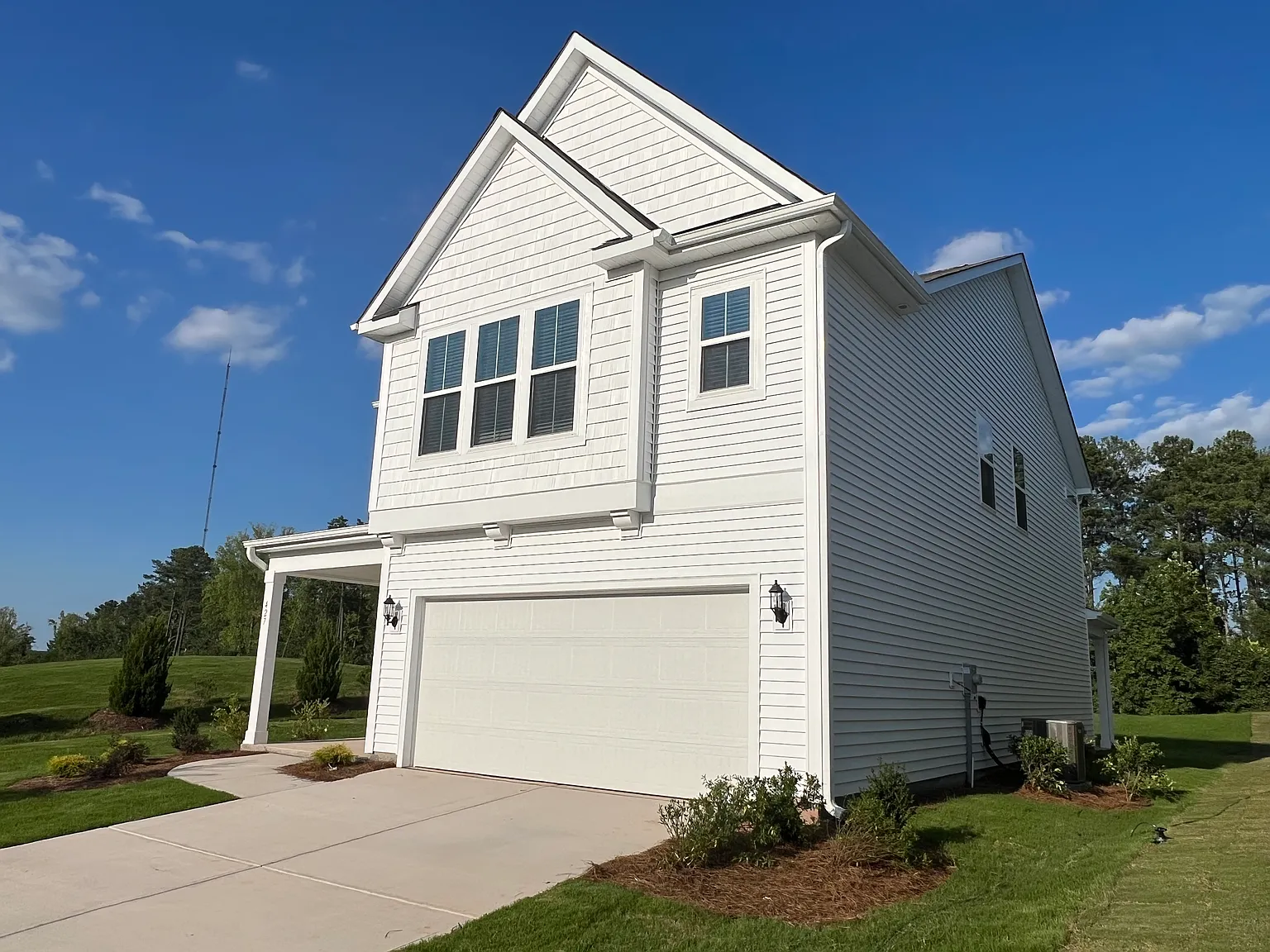 3 bed, 2006 sqft, $2,765 — Photo 3