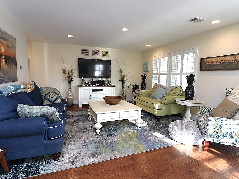 9505 Monmouth Ave #B — Photo 9