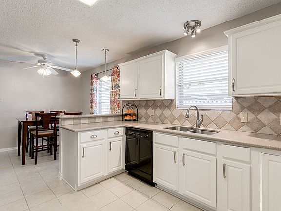 5th image of 13930 Far Hills Ln