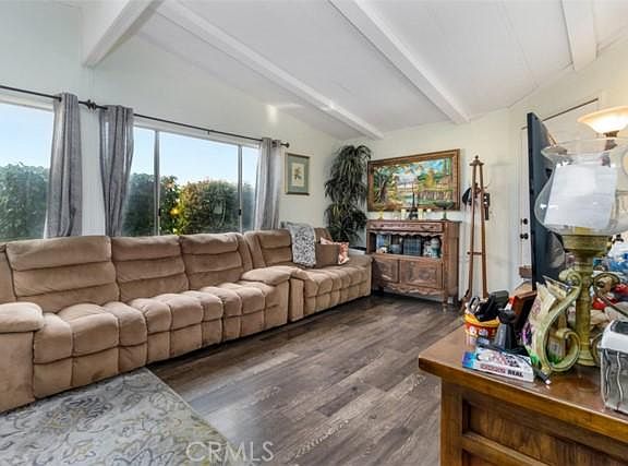 3rd image of 704 Stoneridge Dr