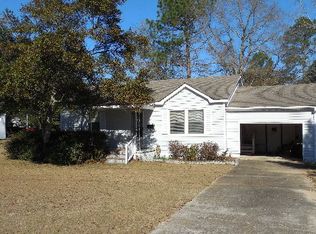 104 Radford St, Hartford, AL 36344