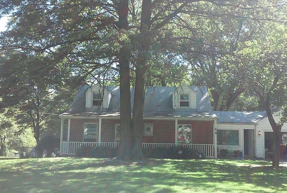 1st image of 24 S Schlueter Ave