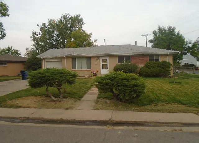 3285 Revere St — Photo 2