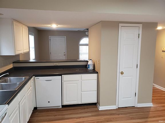 3rd image of 2647 E Olson Dr