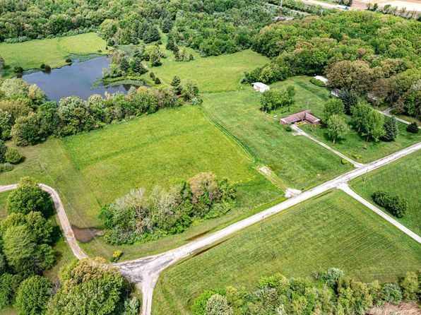 16123 N Hickory Ln, Woodlawn, IL 62898