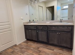 721 W Perez Ave, Visalia, CA 93291