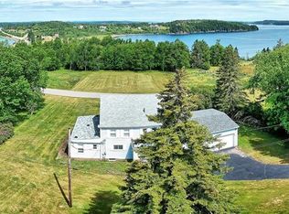 14 Redoubt Hl, Eastport, ME 04631