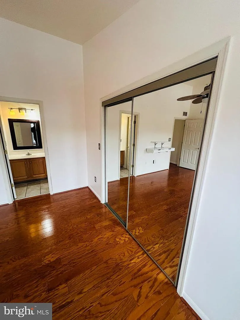 2 bed, 2.5 bath, 1860 sqft, $1,700 — Photo 2