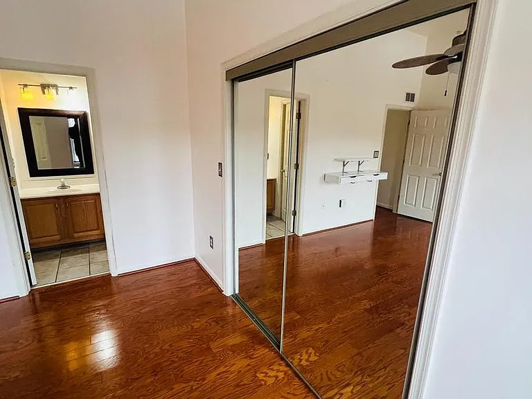 2528 Interstate Dr — Photo 2