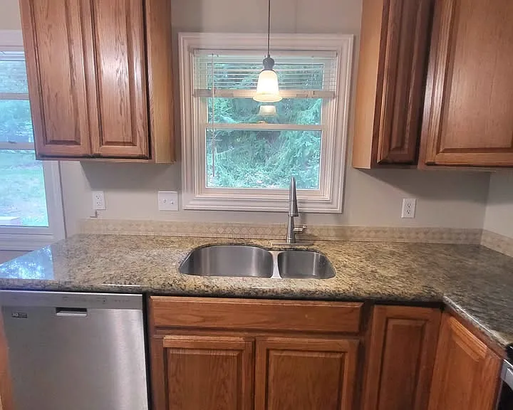 825 Jonathan Ln — Photo 18