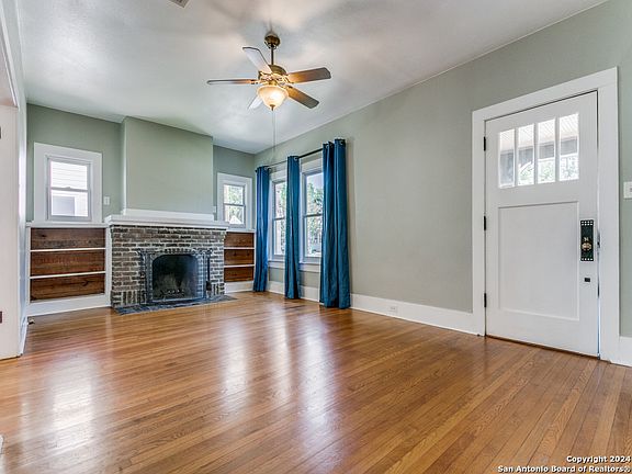 4th image of 342 E CRAIG PL