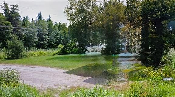 3rd image of 48 Eel River Rd