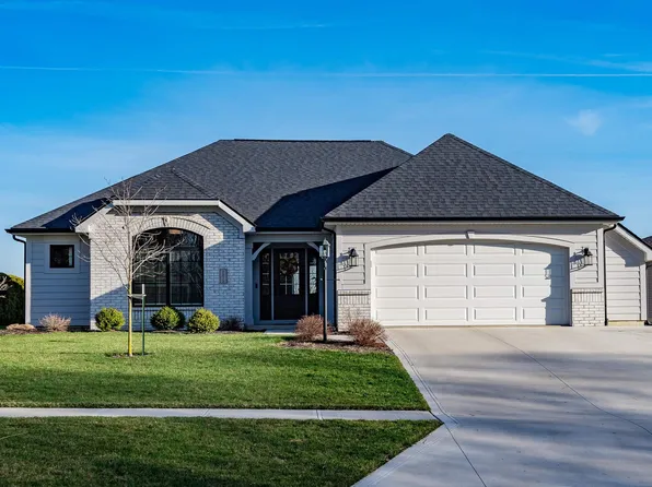 1212 Turnberry Ln, Auburn, IN 46706