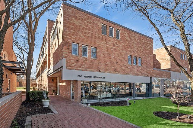 1st image of 630 Vernon Ave APT 2