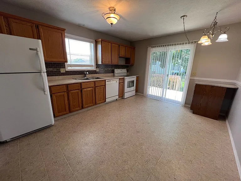 1711 Rockingham Dr #A — Photo 6