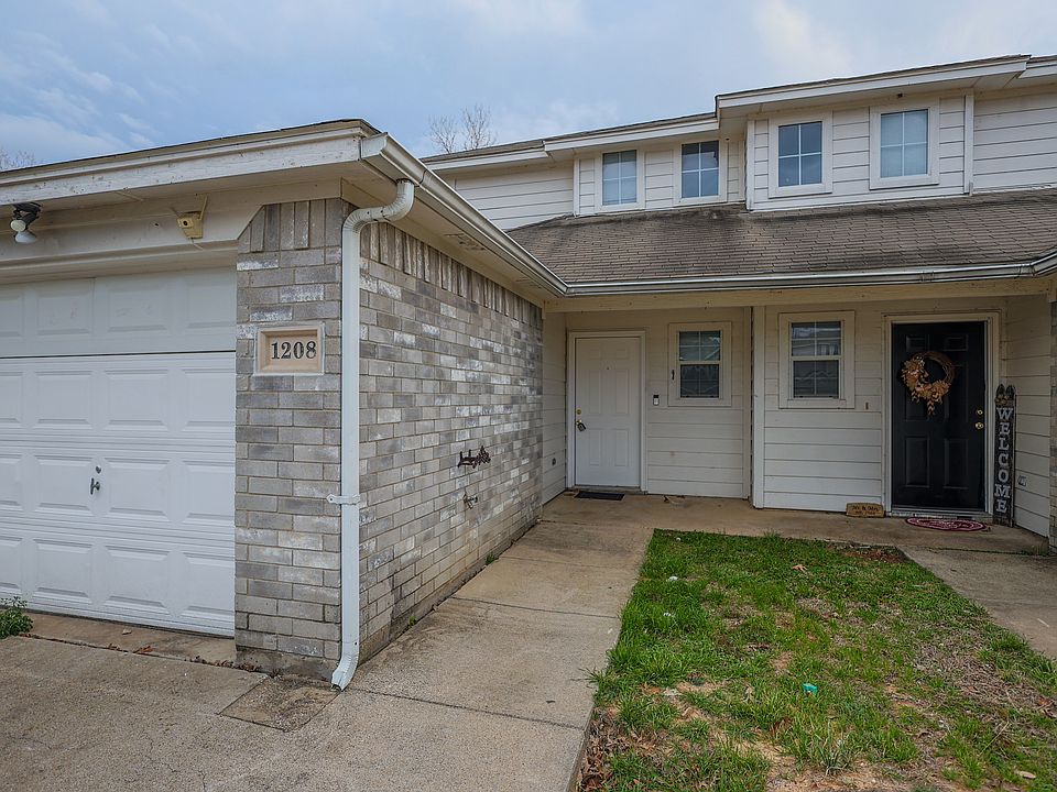 1st image of 1208 Village Garden Dr