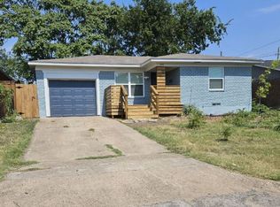 422 NW 18th St, Grand Prairie, TX 75050