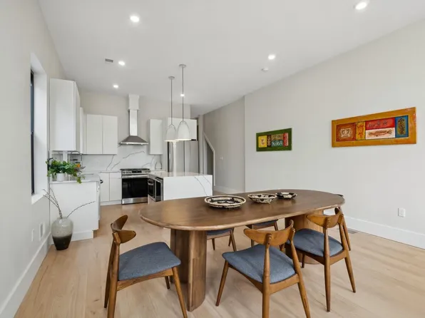 220 Freeman Avenue image 4 of 47