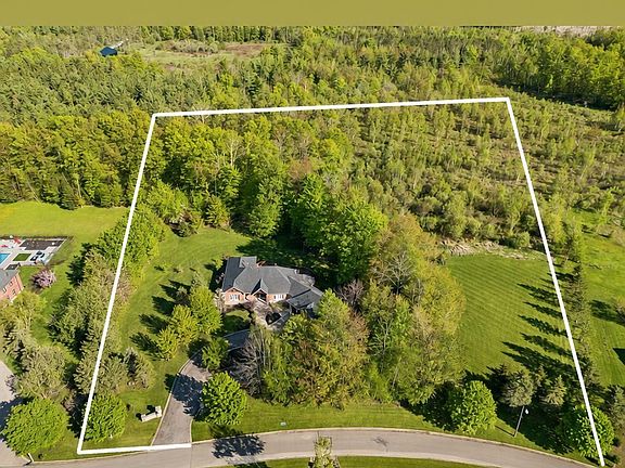 3rd image of 7 Rolling Meadow Dr