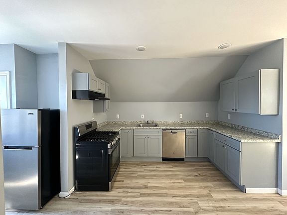 4th image of 212 Inslee Pl Floor 3