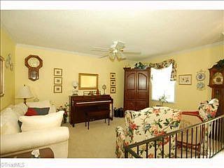 1st image of 825 Meadowlark Dr