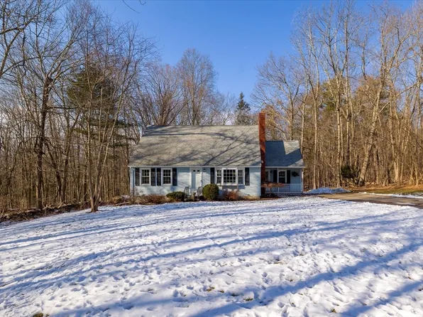 35 Bushnell Rd, Sturbridge, MA 01566