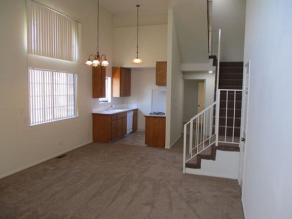 2nd image of 3954 Beethoven St #4