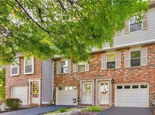 175 W Russets Cir, Bridgeville, PA 15017