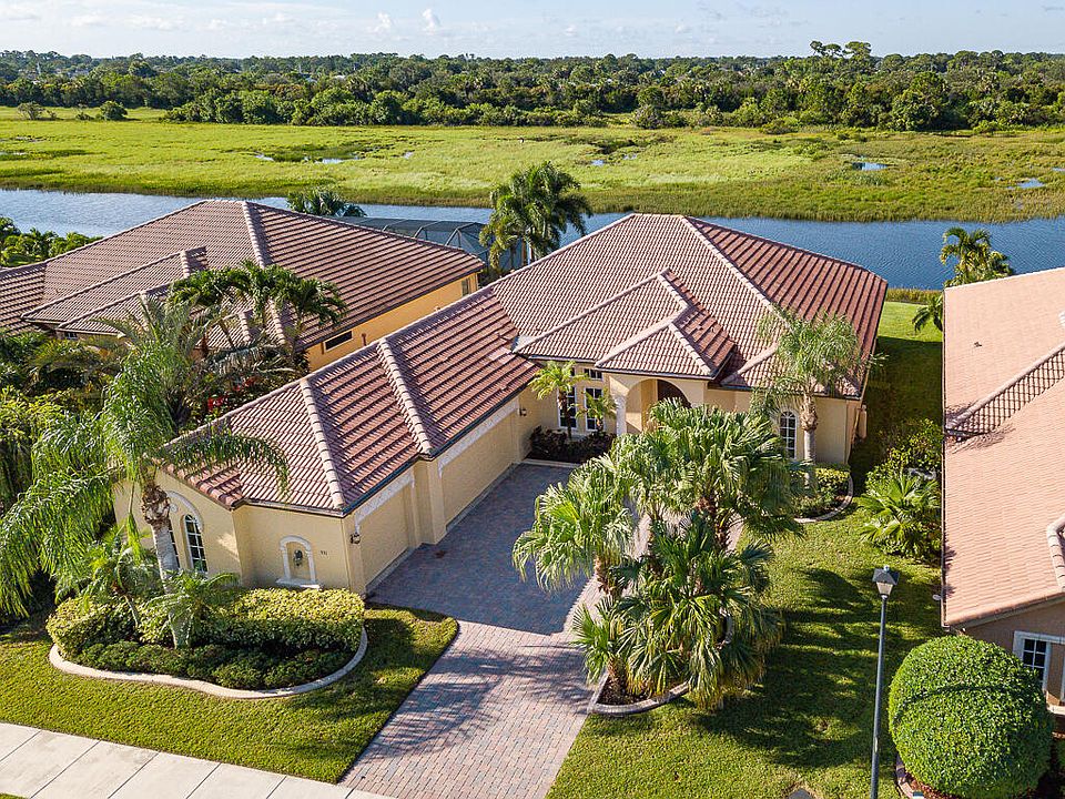1st image of 931 SW Grand Reserves Boulevard