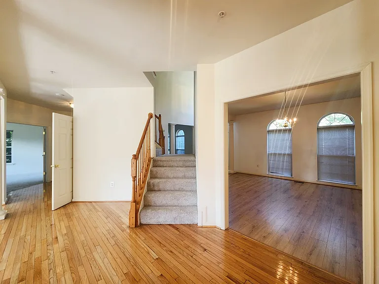 406 Clairborne St — Photo 8