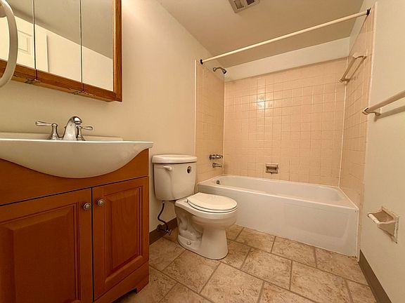 5th image of 650 Center Rd APT B11