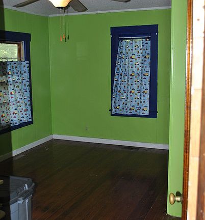 4th image of 207 E 2nd Ave