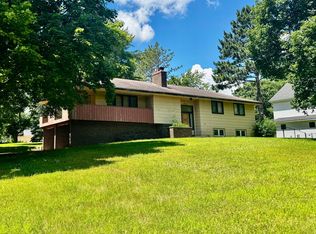 8730 Summit Dr, Eden Prairie, MN 55347
