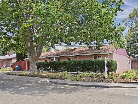 3rd image of 407 GREENWOOD Street
