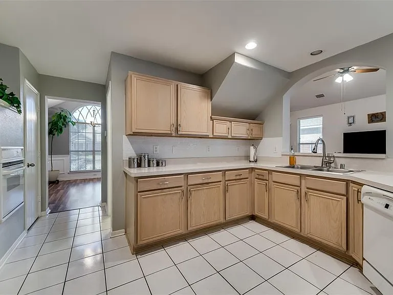 8801 Clearlake Dr — Photo 20