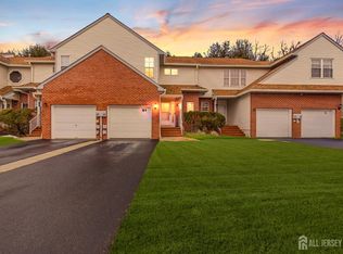 84 Drew Ct, Manalapan, NJ
