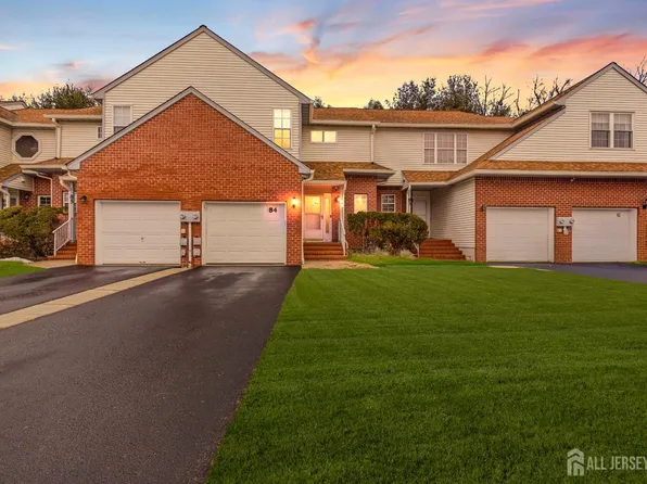 84 Drew Ct, Manalapan, NJ 07726